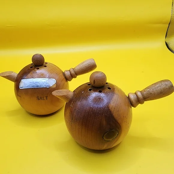 Vintage Wooden Mini Teapots Salt Pepper Shakers Missouri Ozarks - Picture 4 of 5